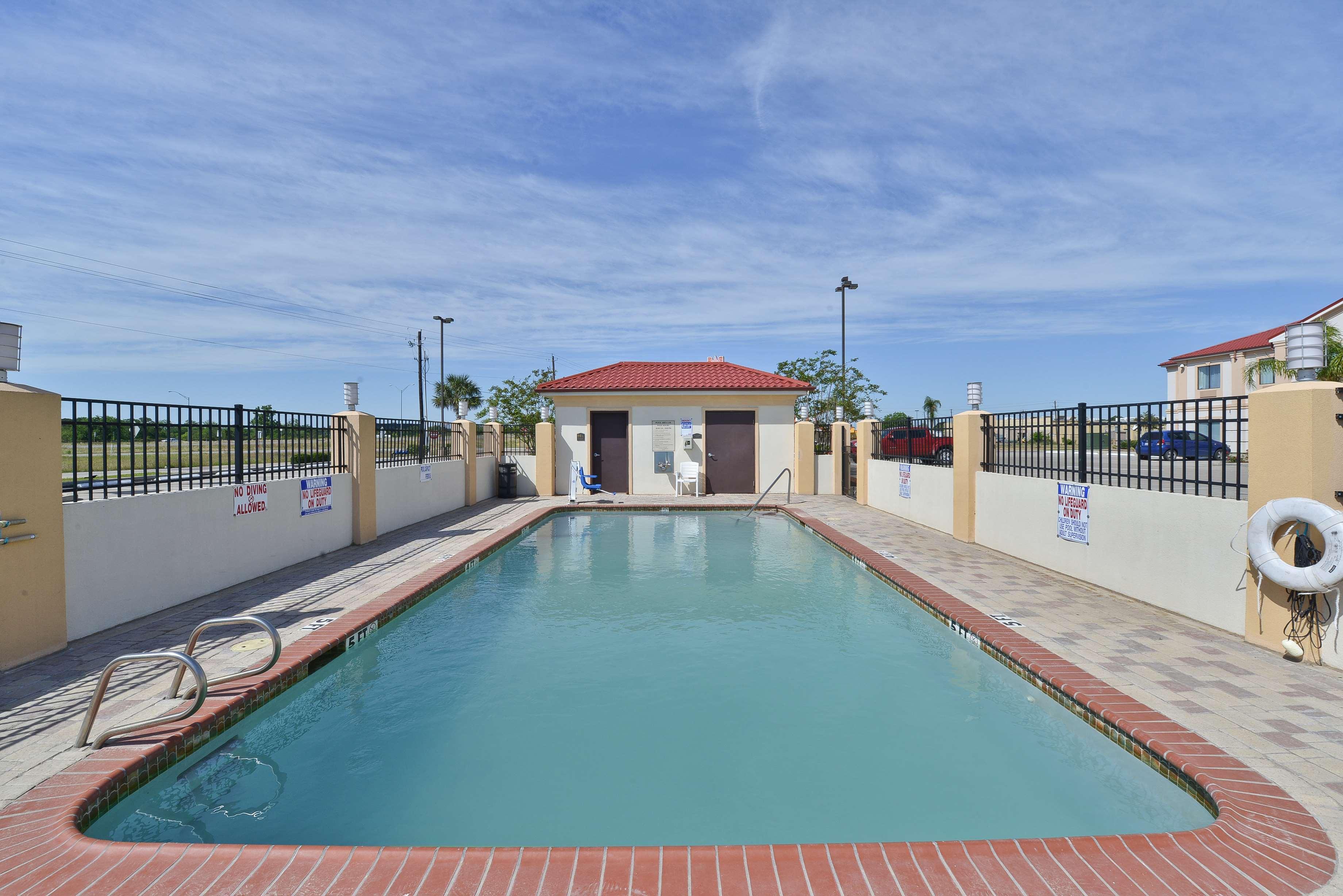 Best Western Lone Star Inn Edna Экстерьер фото