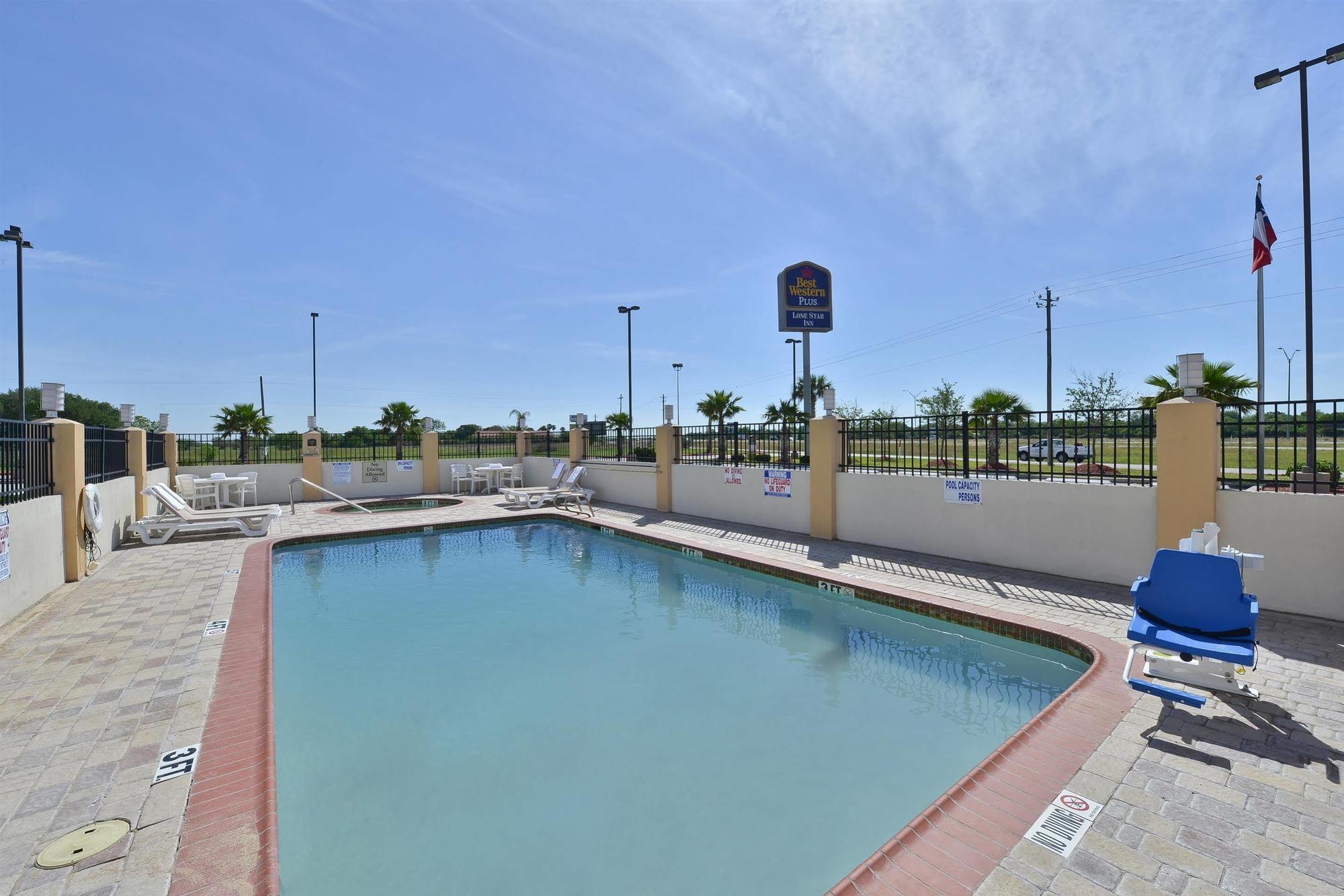 Best Western Lone Star Inn Edna Экстерьер фото